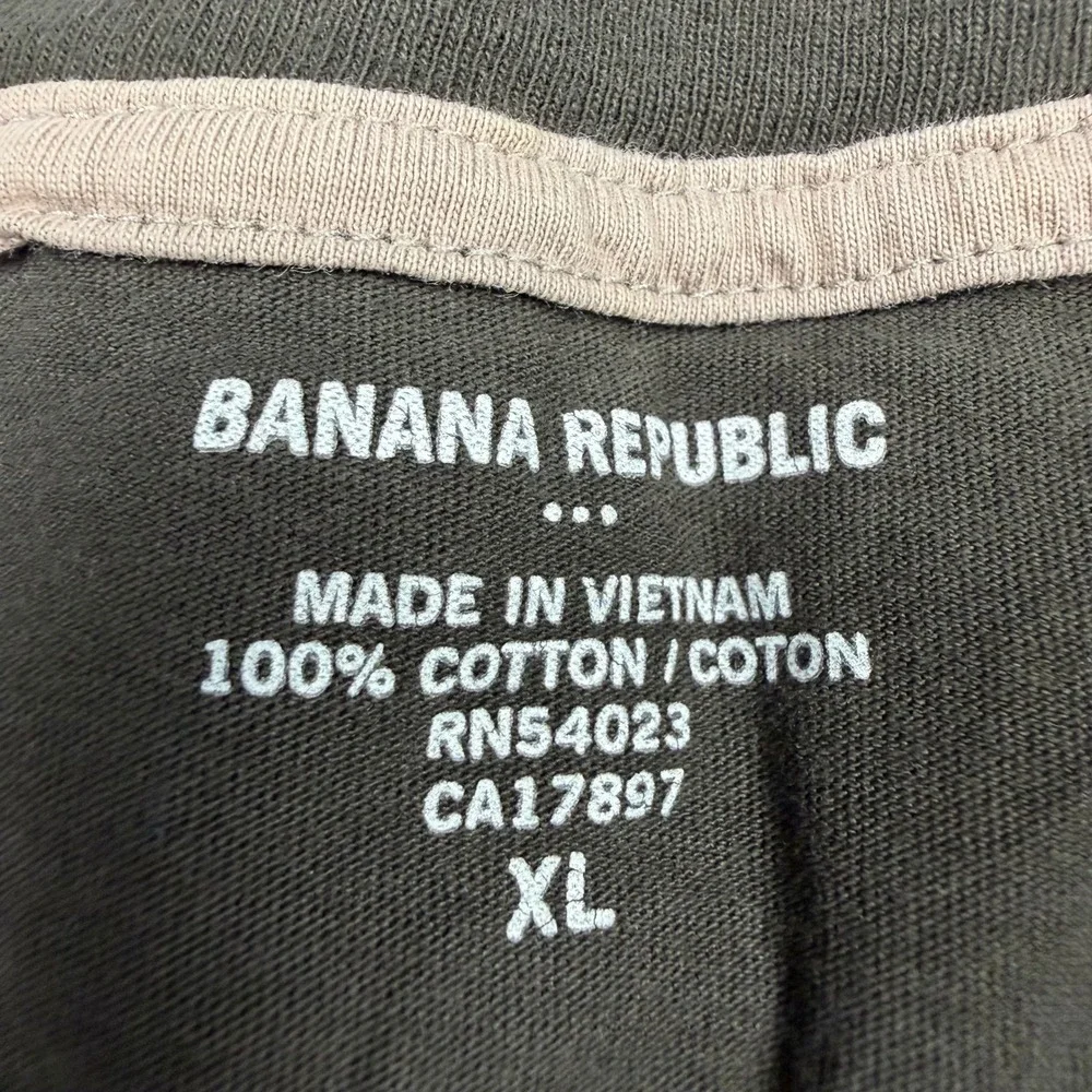 Banana Republic Mens XL Long Sleeve Graphic T-Shirt Green Cotton Est 1978 11549